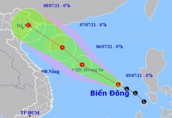 Hà Nội mưa lớn, áp thấp nhiệt đới hình thành trên Biển Đông
