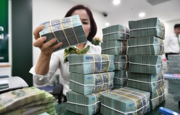 Người dân kém mặn mà gửi tiền ngân hàng