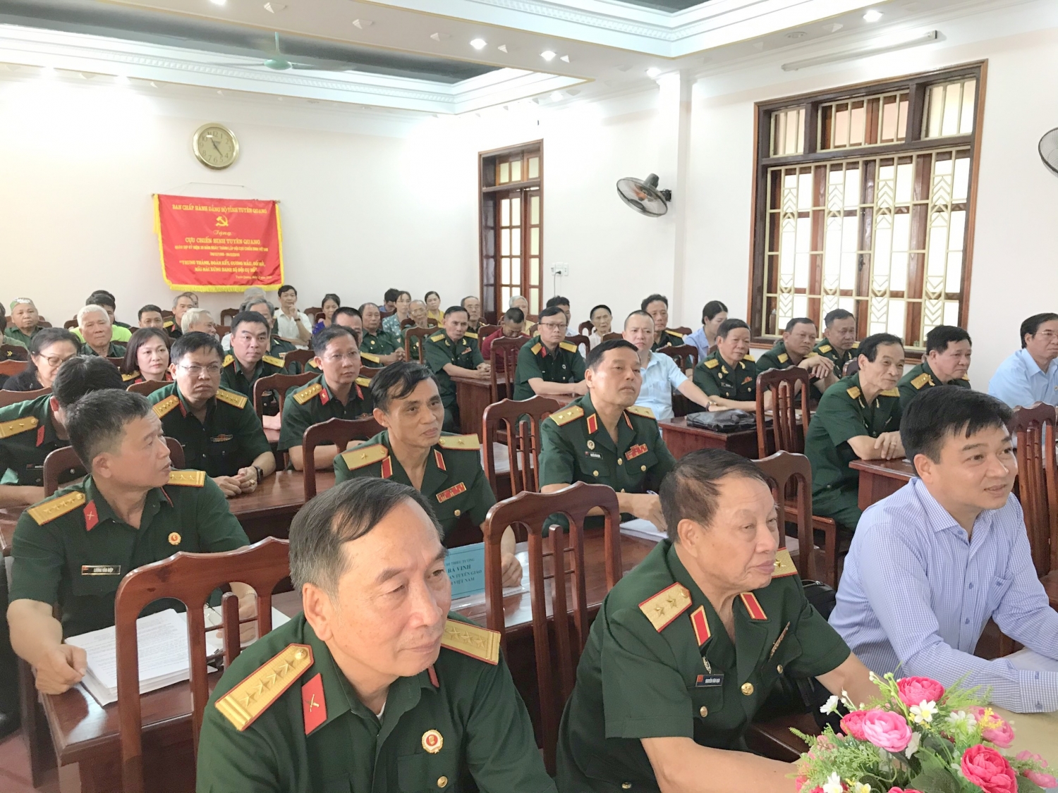 Hội CCB Việt Nam cùng Hội CCB Tập đoàn thăm, tặng quà đối tượng chính sách tỉnh Tuyên Quang Hội CCB Việt Nam cùng Hội CCB Tập đoàn thăm, tặng quà đối tượng chính sách tỉnh Tuyên Quang