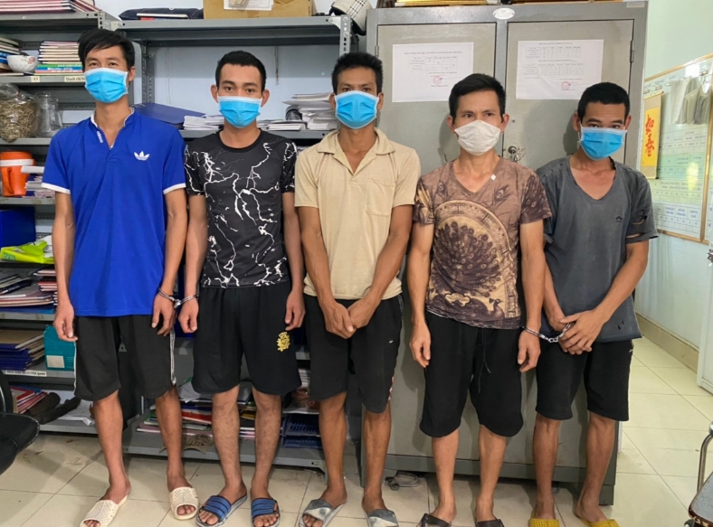 Xử lý 9 đối tượng tụ tập đánh bạc trong thời gian giãn cách