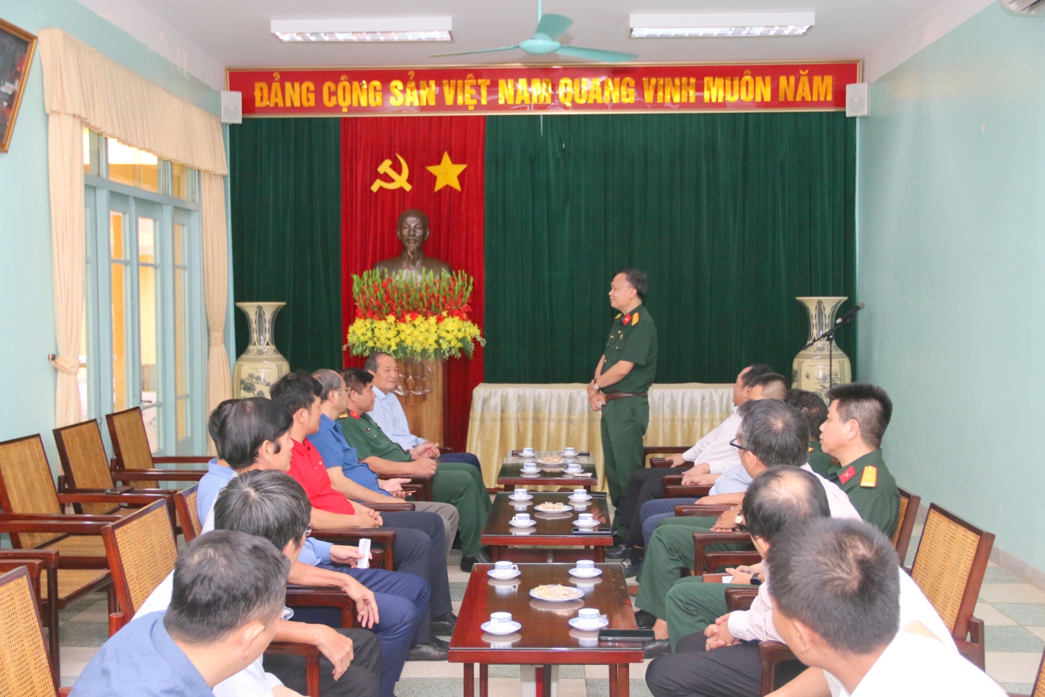 Đoàn công tác Petrovietnam dâng hương tưởng niệm Chủ tịch Hồ Chí Minh tại Khu di tích Đá Chông Đoàn công tác Petrovietnam dâng hương tưởng niệm Chủ tịch Hồ Chí Minh tại Khu di tích Đá Chông