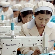 Tin tức kinh tế ngày 7/10: Váy, đầm, quần áo phụ nữ vượt ngưỡng hạn ngạch thuế quan ưu đãi xuất sang EAEU