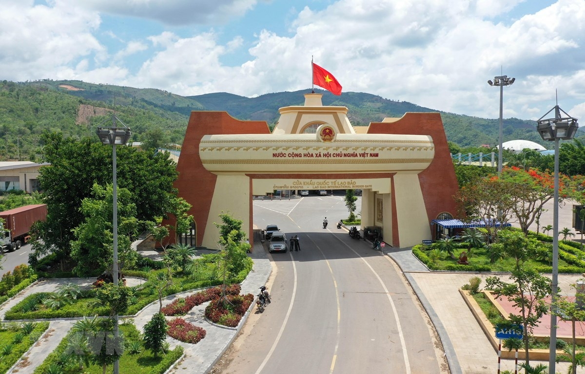 Cửa khẩu quốc tế Lao Bảo trên tuyến biên giới Việt-Lào (Ảnh: Hồ Cầu/TTXVN)