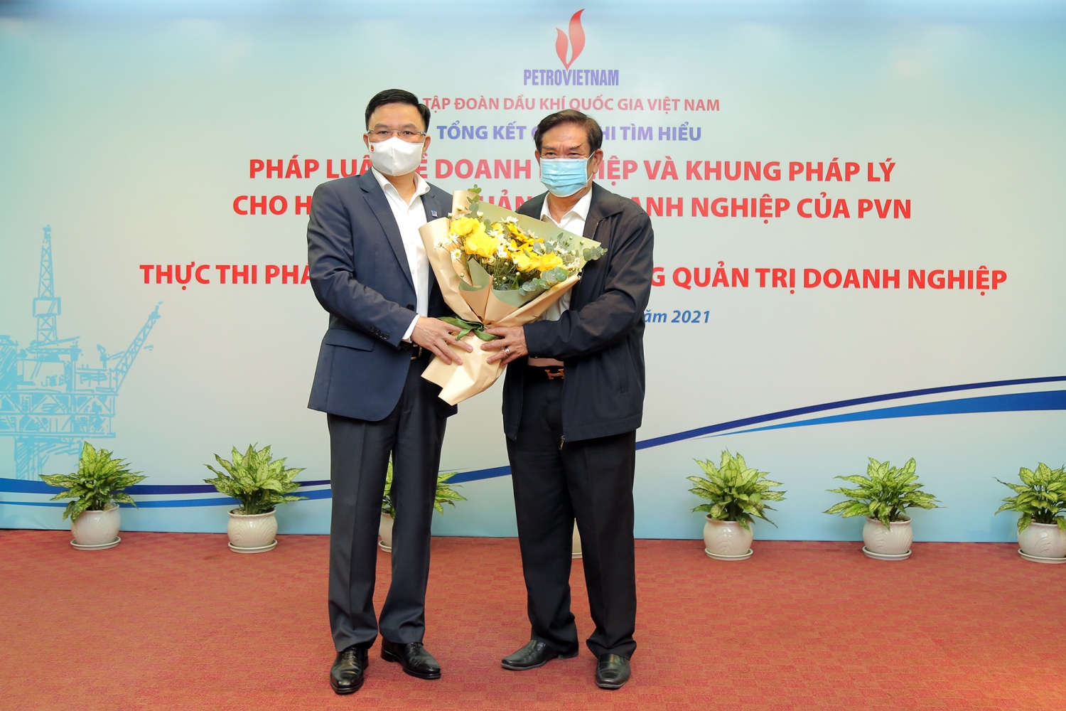 Petrovietnam tổng kết cuộc thi tìm hiểu pháp luật và tổ chức tọa đàm “Thực thi pháp luật trong hoạt động quản trị doanh nghiệp”