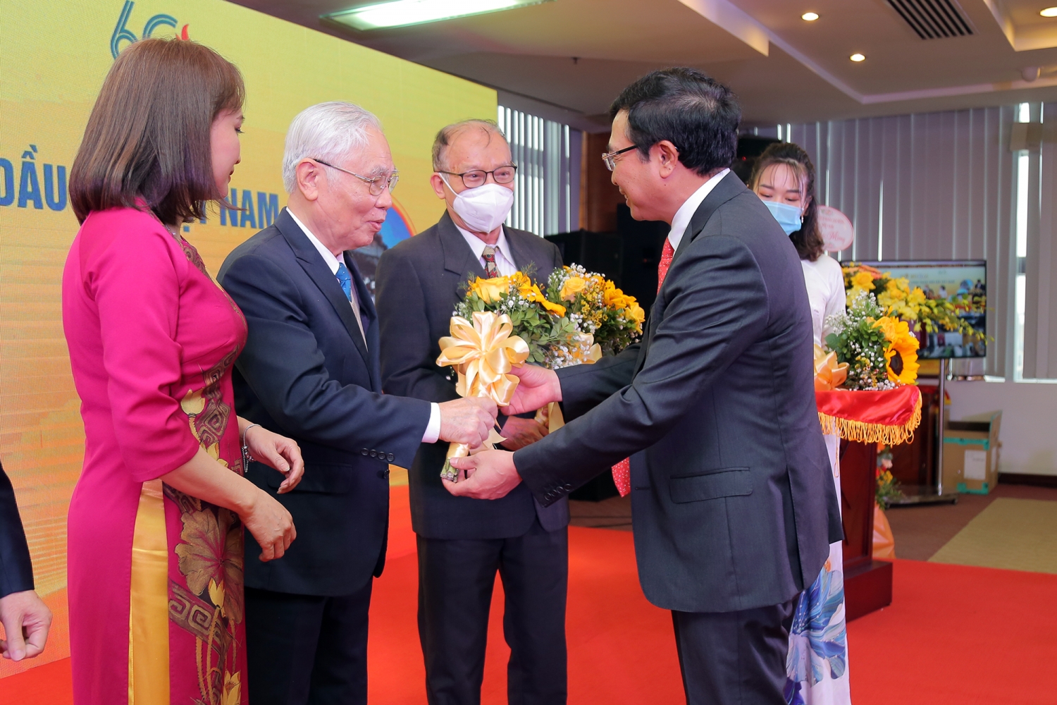 CĐ DKVN xứng đáng là lá cờ đầu trong phong trào công nhân lao động cả nước