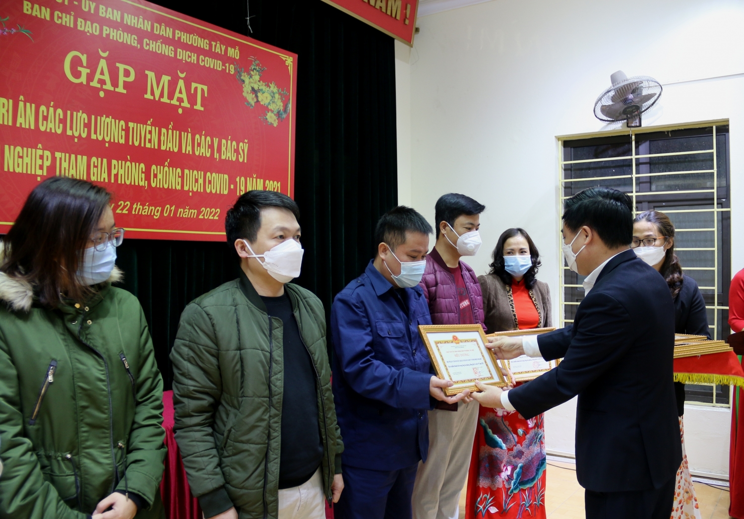 Phường Tây Mỗ gặp mặt tri ân các lực lượng tuyến đầu tham gia công tác phòng, chống dịch Covid-19