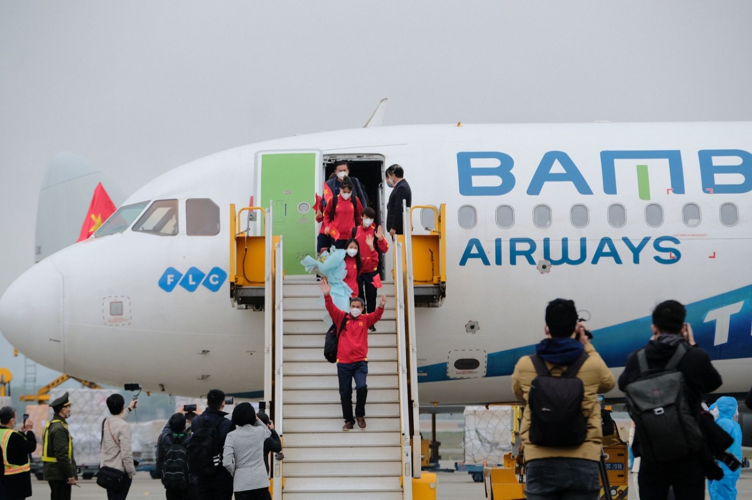 Chuyên cơ đặc biệt của Bamboo Airways đón những “cô gái vàng” của Đội tuyển bóng đá nữ Việt Nam về nước