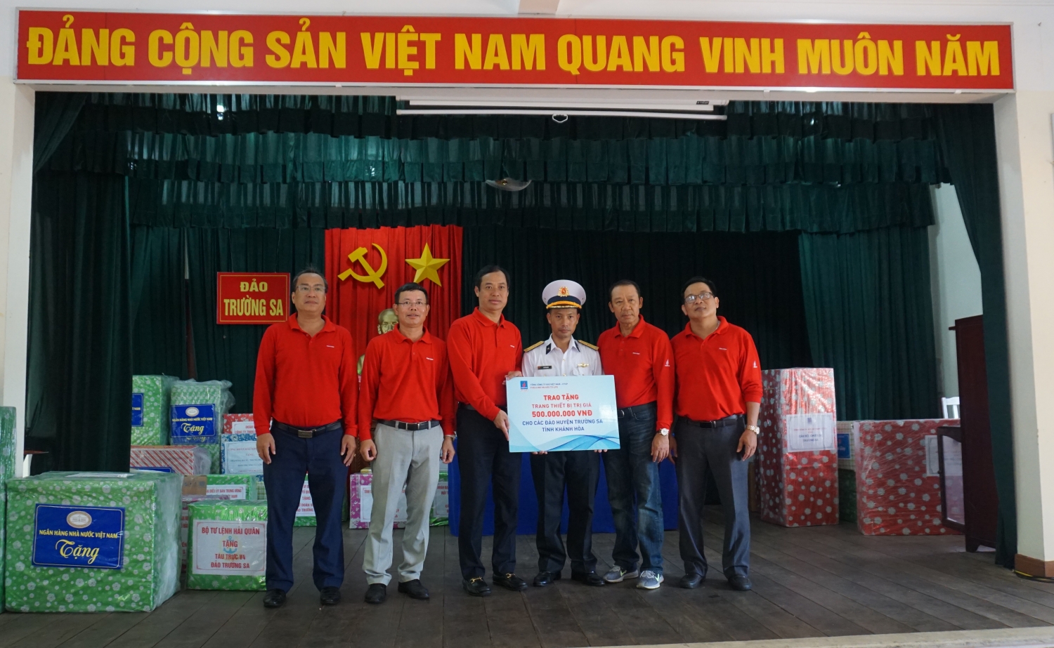 Petrovietnam mang hơi ấm từ đất liền đến với Trường Sa