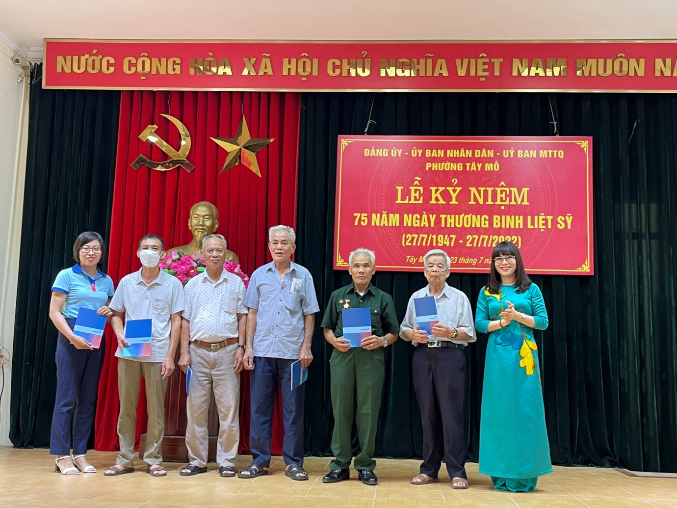 Hà Nội: Phường Tây Mỗ tri ân người có công, gia đình liệt sĩ