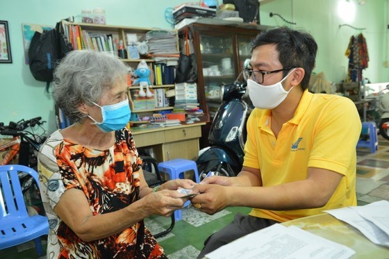 Hà Nội: Lên phương án chi trả lương hưu và trợ cấp BHXH trong thời gian giãn cách