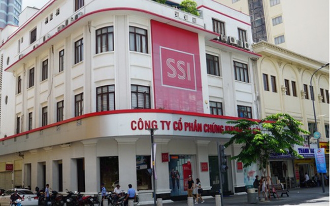 SSI chào bán thêm gần 329 triệu cổ phiếu ra công chúng