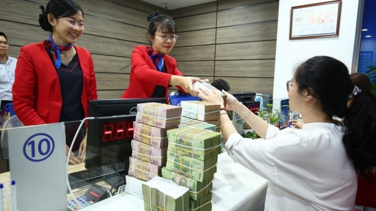 Tin ngân hàng nổi bật trong tuần qua: Người dân gửi thêm hơn 300 nghìn tỷ đồng vào ngân hàng