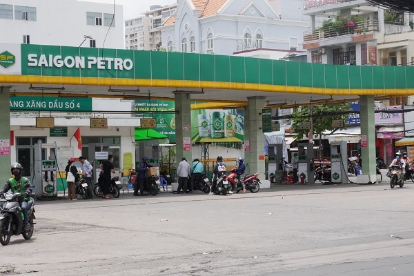 Tạm dừng tước giấy phép của 5 doanh nghiệp xăng dầu