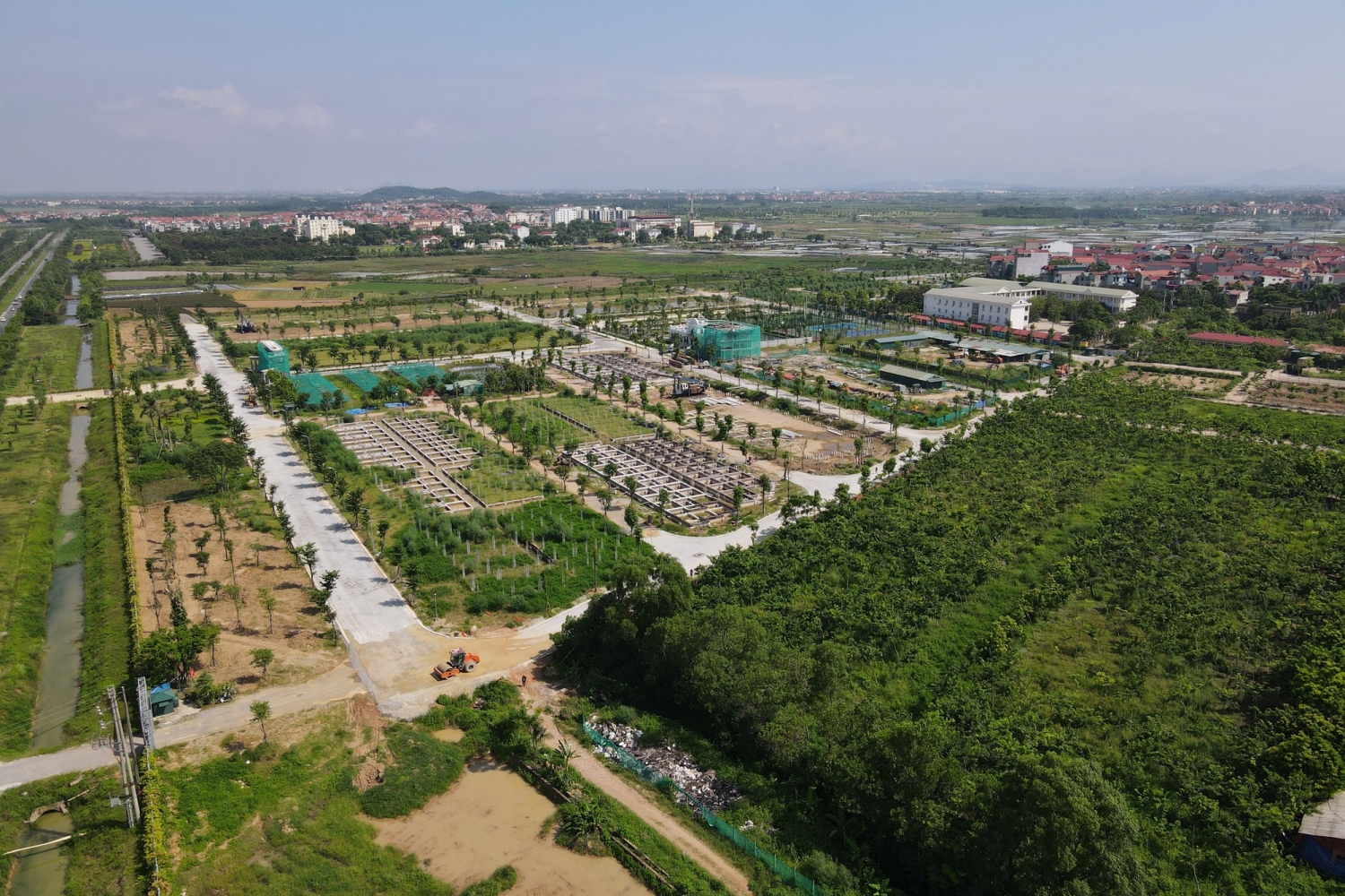 Hà Nội chấm dứt nhiều dự án 
