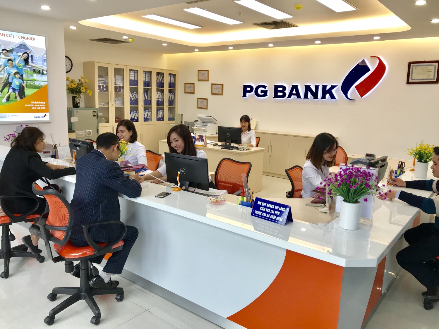 Tin ngân hàng ngày 17/10: Ngân hàng Nhà nước điều chỉnh nới biên độ tỷ giá lên 5%