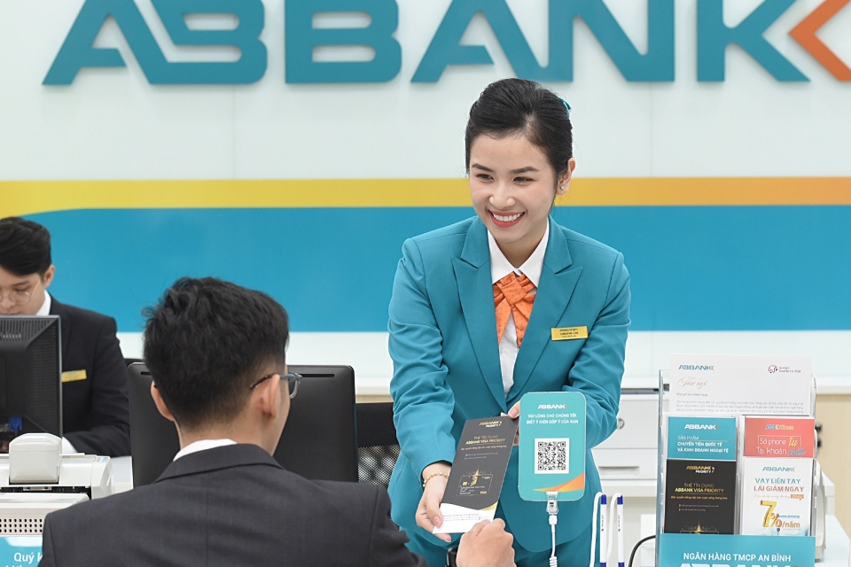 Tin nhanh ngân hàng ngày 19/11: ABBank miễn phí chuyển tiền ra nước ngoài