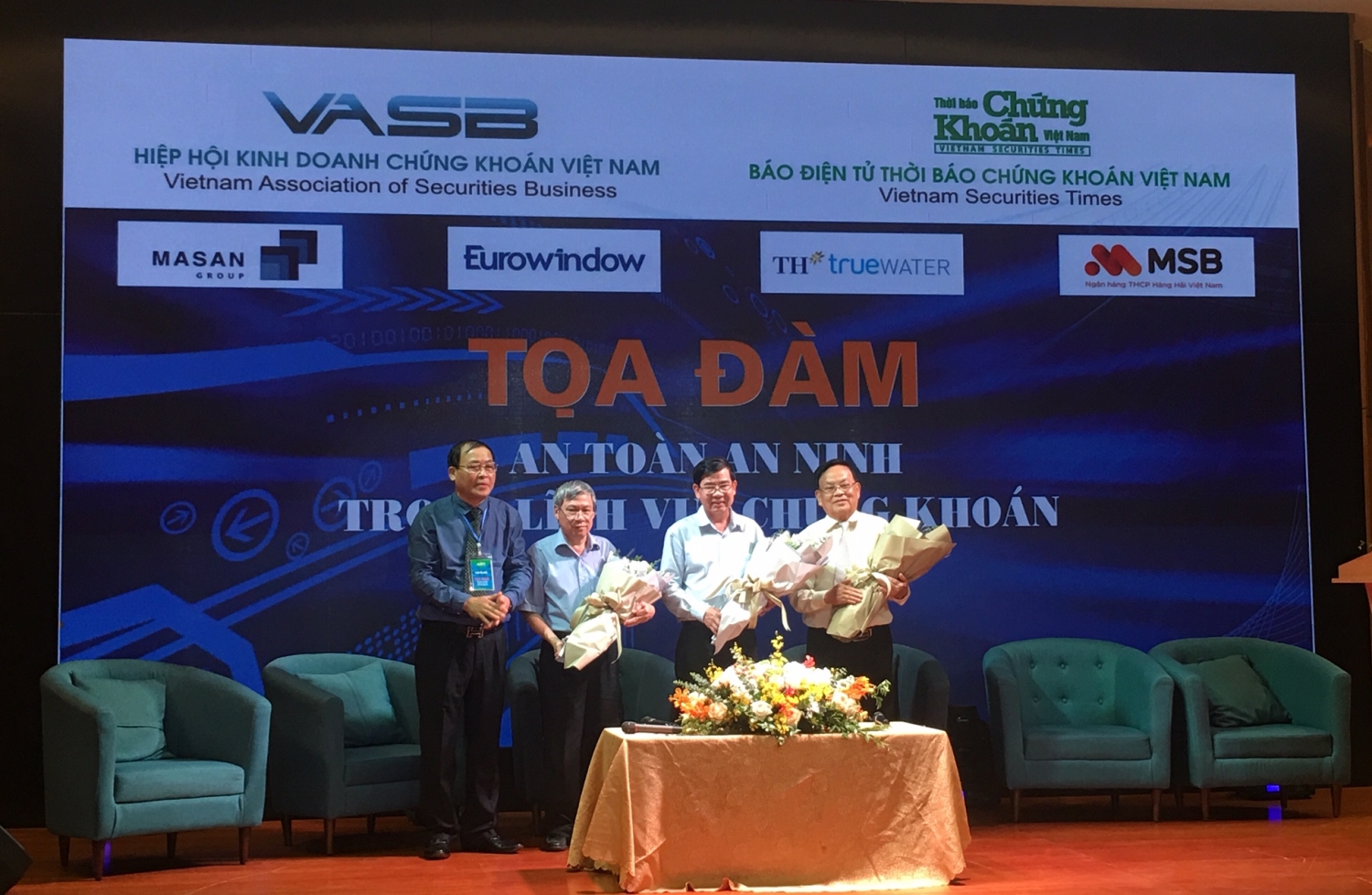 lam sao de kiem soat tin don trong linh vuc chung khoan