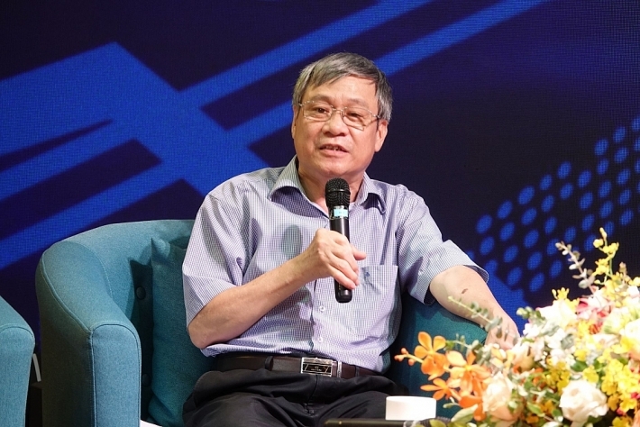 thi truong chung khoan can phan ung kip thoi voi tin don