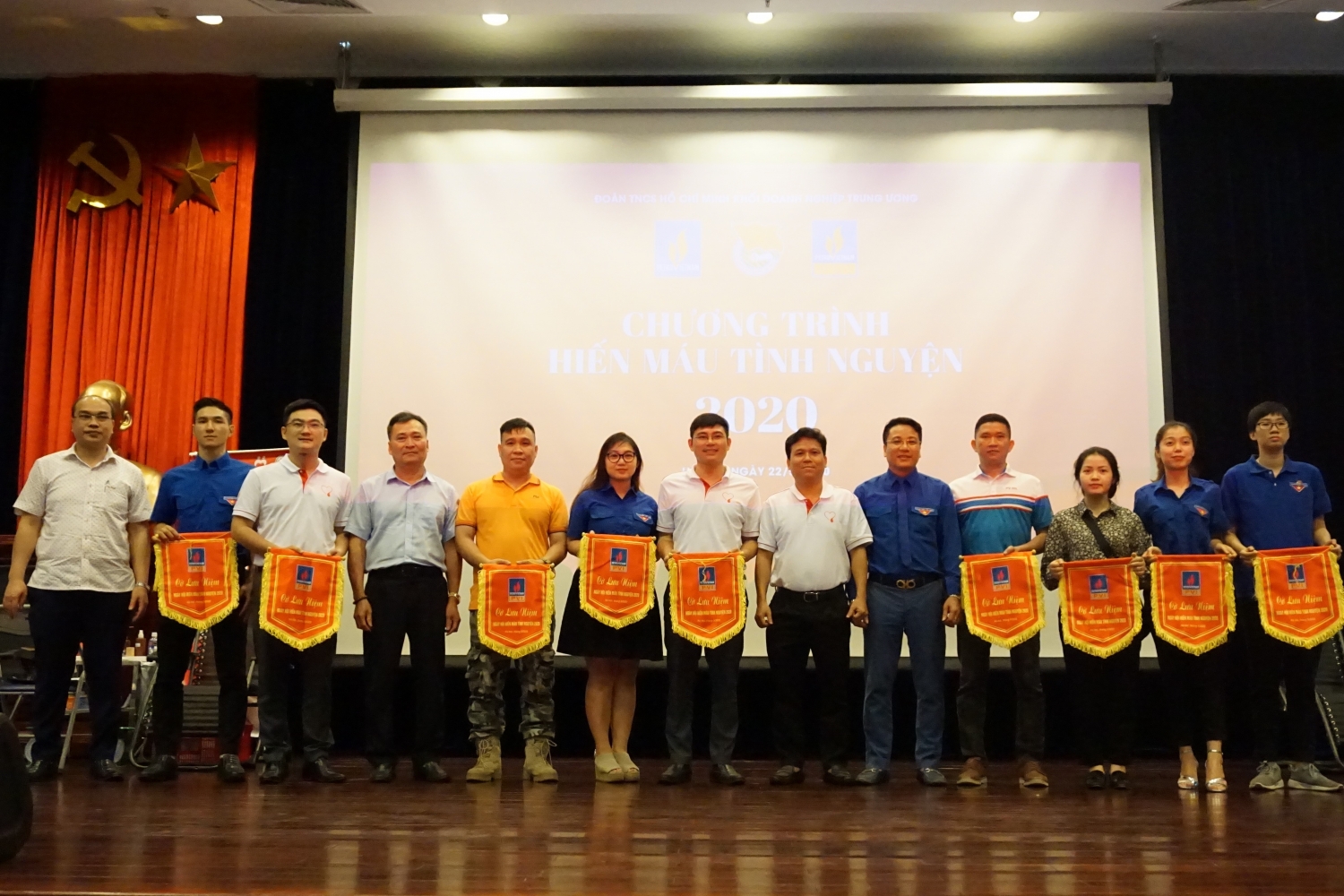 mot giot mau tinh thuong mot dai duong tinh nguoi