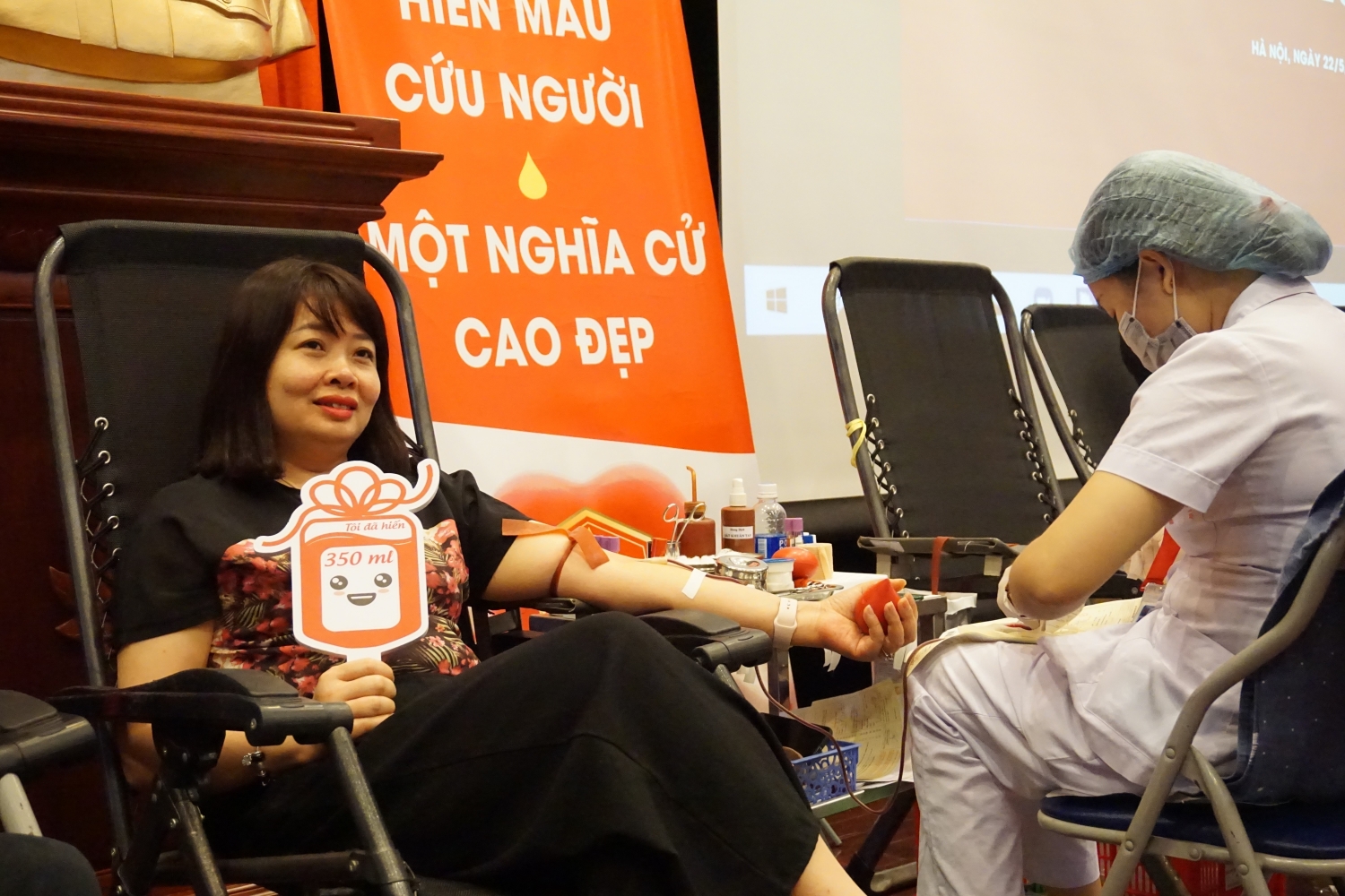 mot giot mau tinh thuong mot dai duong tinh nguoi