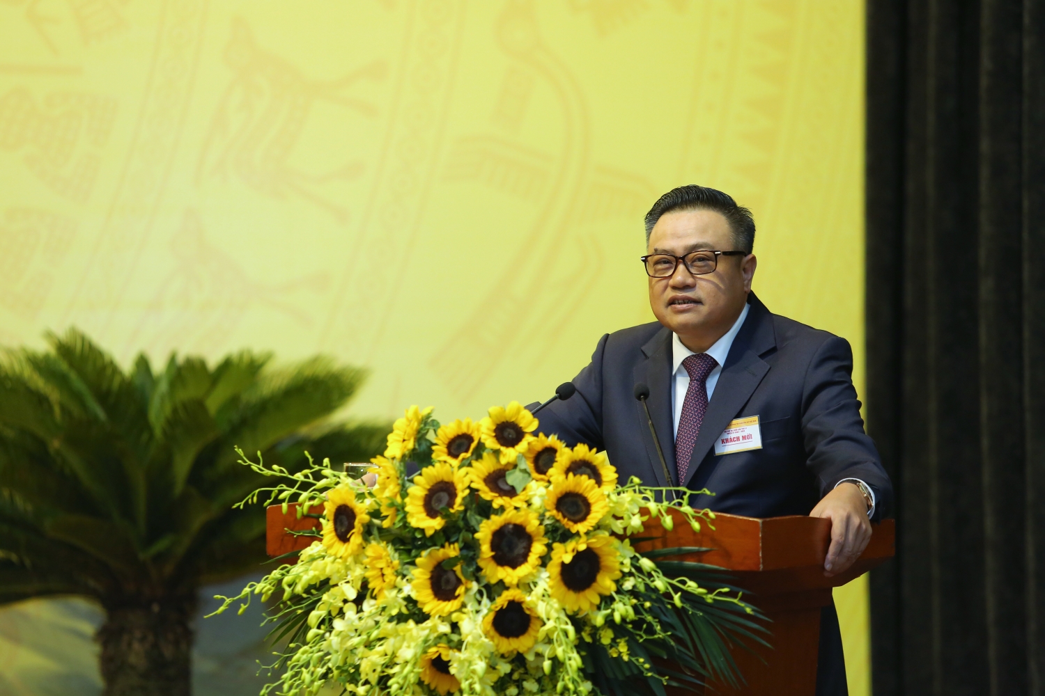 dong chi tran sy thanh lanh dao dang va nha nuoc ghi nhan danh gia cao nhung dong gop cua nganh dau khi