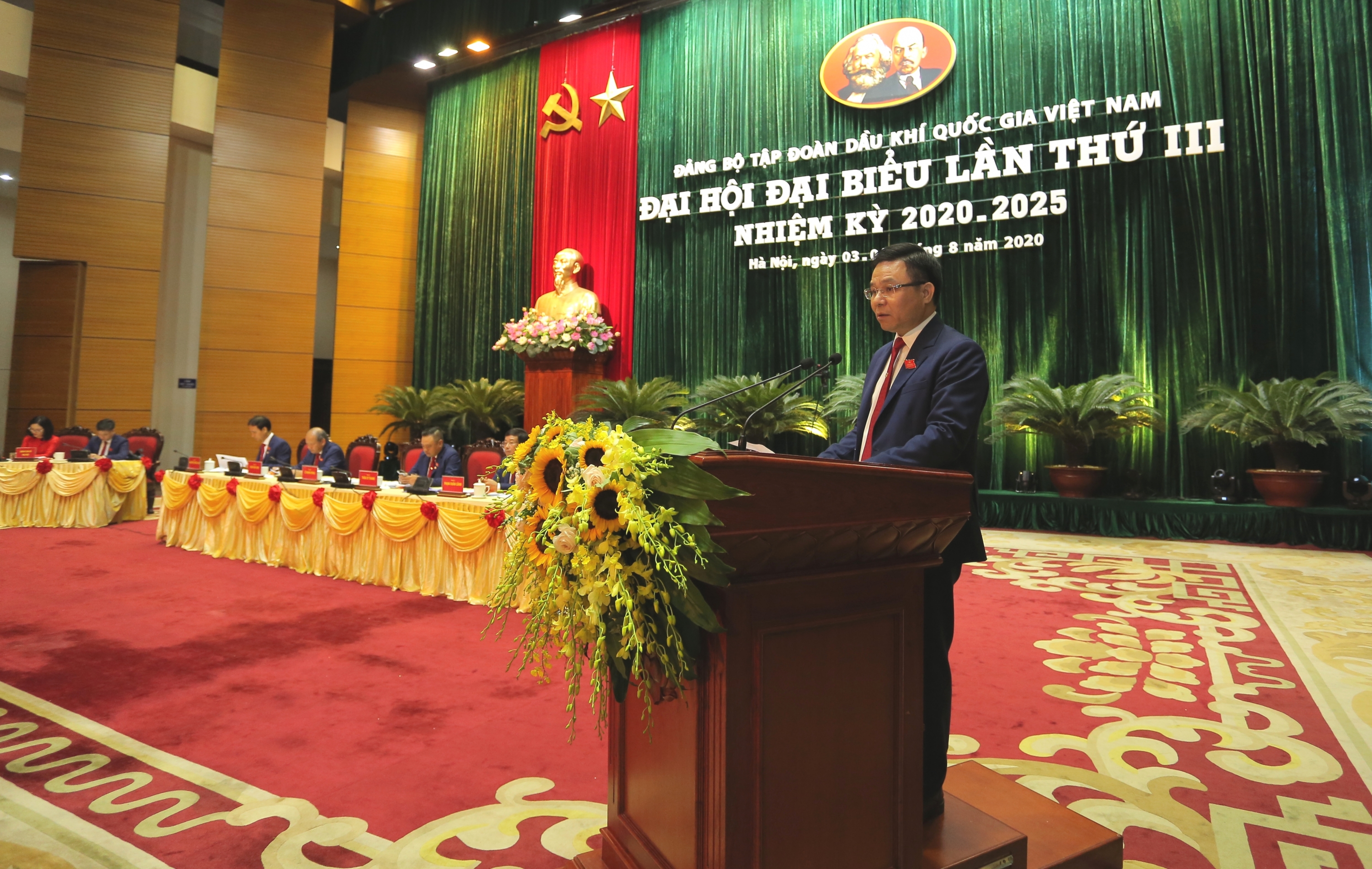 phat huy moi nguon luc quyet tam hoan thanh muc tieu nhiem vu duoc dang va nhan dan giao pho xung dang la tru cot cua nen kinh te dat nuoc