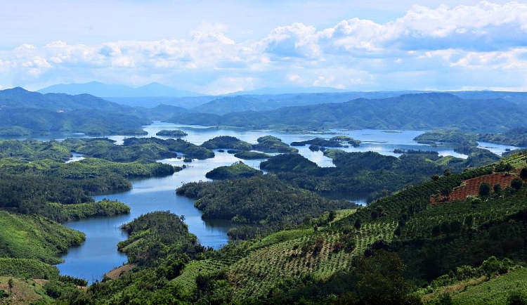 ngan ngo khung canh dao noi giua cao nguyen mnong