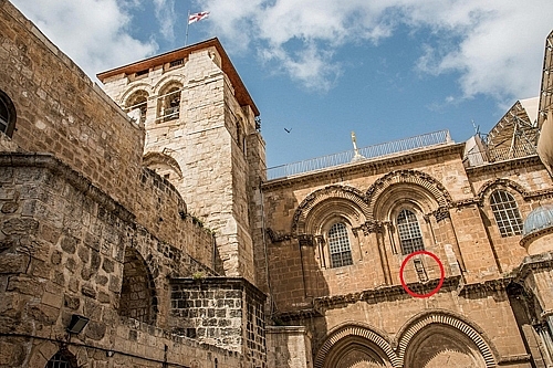 Chiếc thang không thể di chuyển ở thánh đường Jerusalem chiec thang khong the di chuyen o thanh duong jerusalem