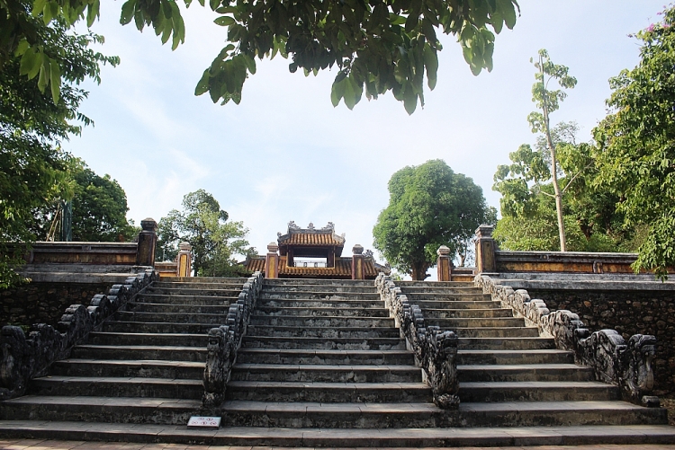 chiem nguong ve dep ky bi cua 7 khu lang tam tai co do hue phan 1