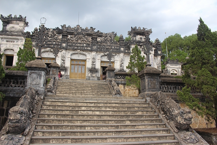 chiem nguong ve dep ky bi cua 7 khu lang tam tai co do hue phan 1