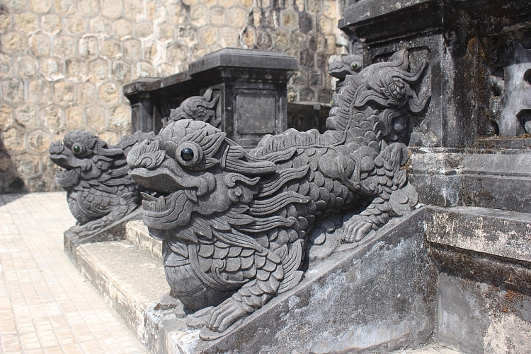chiem nguong ve dep ky bi cua 7 khu lang tam tai co do hue phan 1