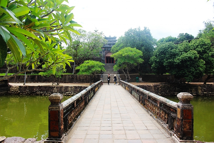 chiem nguong ve dep cua 7 khu lang tam tai co do hue phan 2