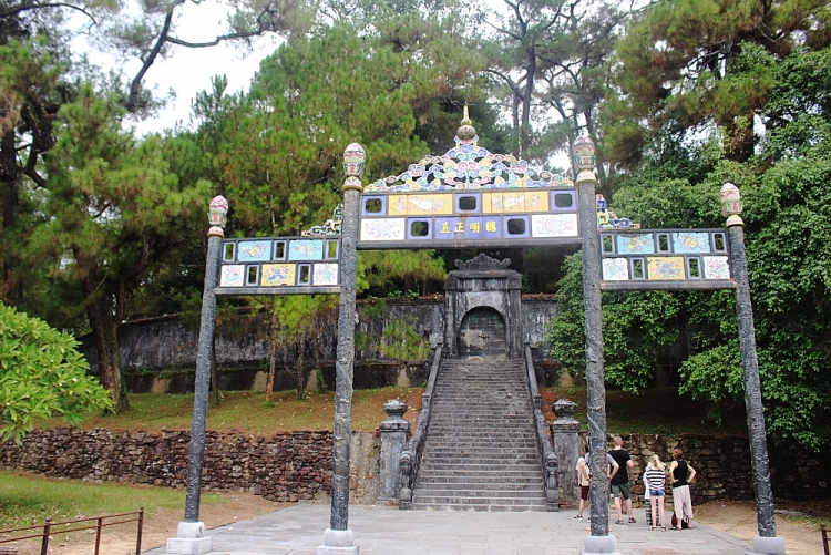 chiem nguong ve dep cua 7 khu lang tam tai co do hue phan 2