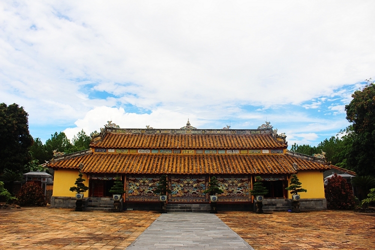 chiem nguong ve dep cua 7 khu lang tam tai co do hue phan 2