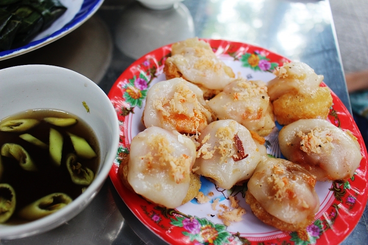 thuong thuc am thuc hue trong 48 gio