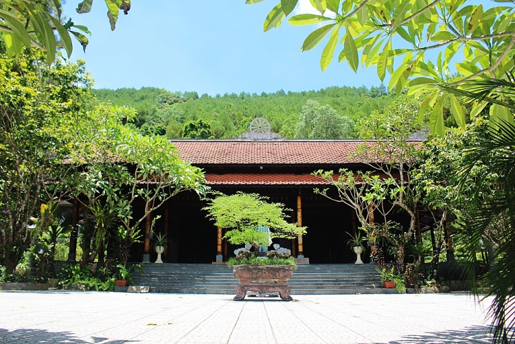 lac vao chon tham son cung coc chua huyen khong son thuong