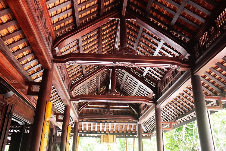 lac vao chon tham son cung coc chua huyen khong son thuong