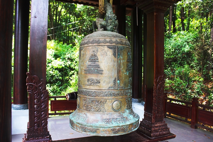 lac vao chon tham son cung coc chua huyen khong son thuong
