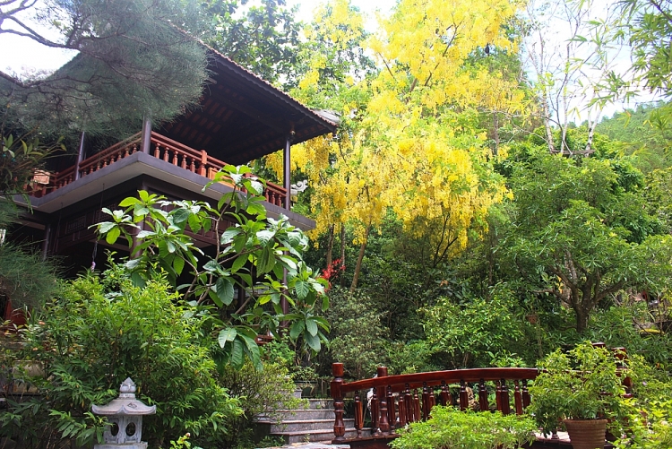 lac vao chon tham son cung coc chua huyen khong son thuong