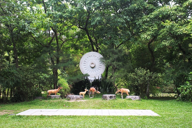lac vao chon tham son cung coc chua huyen khong son thuong