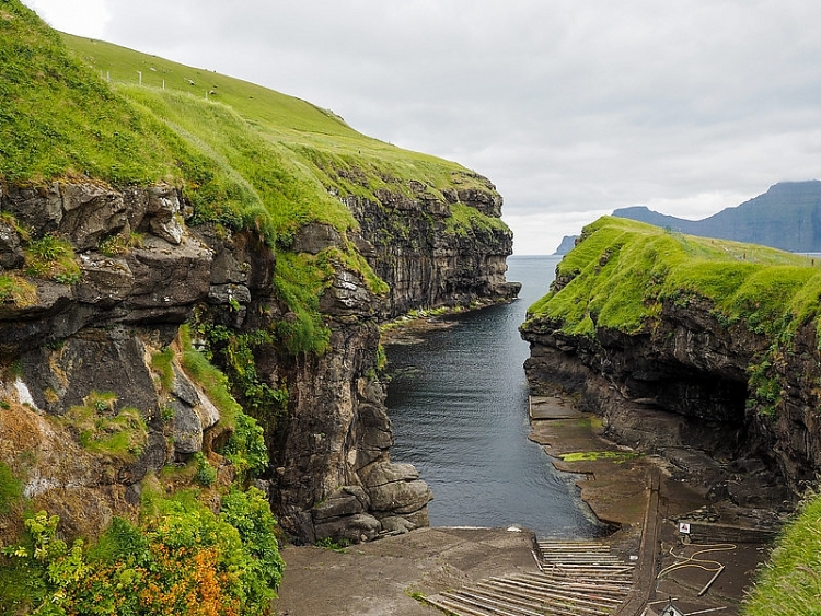 kham pha ve dep thanh binh cua quan dao faroe