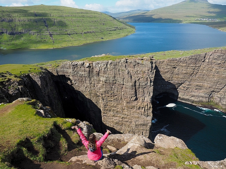 kham pha ve dep thanh binh cua quan dao faroe