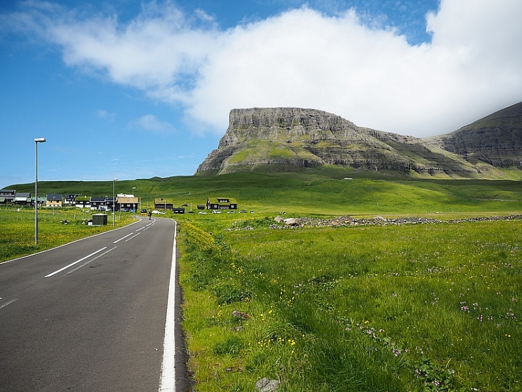 kham pha ve dep thanh binh cua quan dao faroe