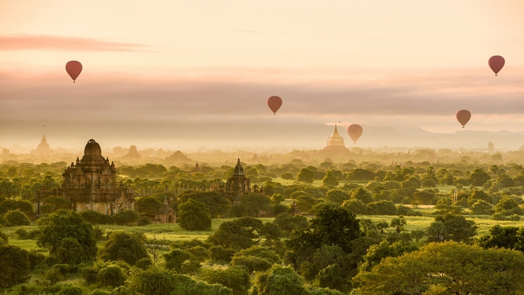 chiem nguong ve dep doc dao cua le hoi khinh khi cau myanmar