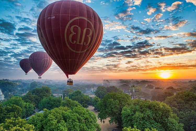 chiem nguong ve dep doc dao cua le hoi khinh khi cau myanmar