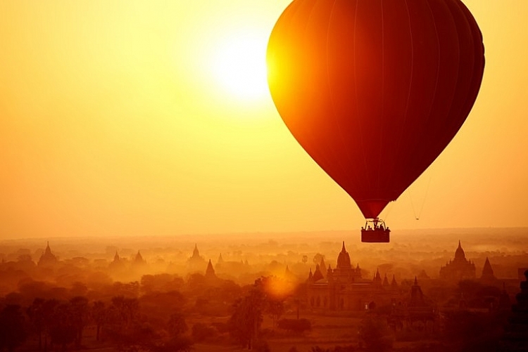chiem nguong ve dep doc dao cua le hoi khinh khi cau myanmar