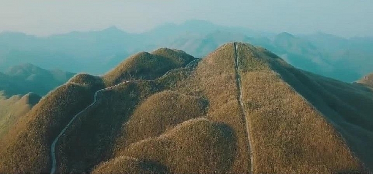 Chinh phục "Sống lưng khủng long" vùng Đông Bắc van ly truong thanh phien ban viet dep nhu tranh ve