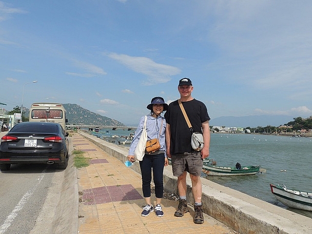 cho nai cho que hut khach ngoai