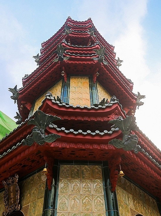 ngoi chua co thap bang gom cao nhat viet nam