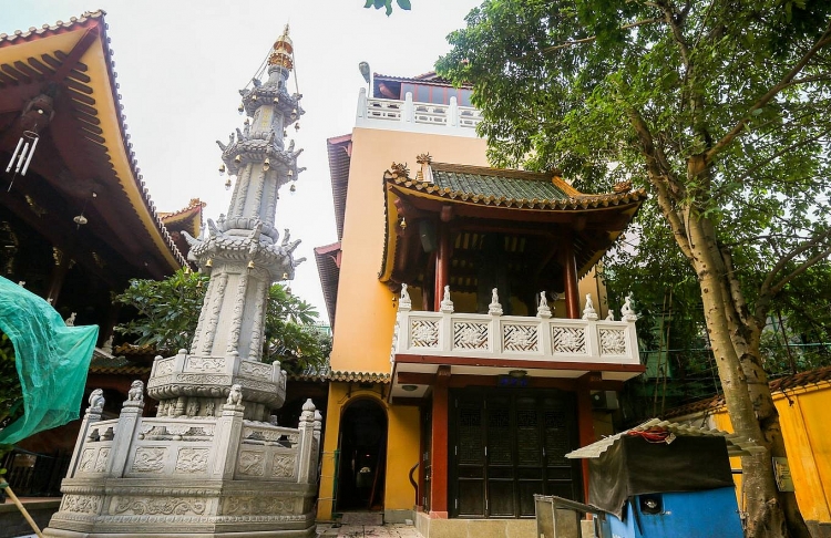 ngoi chua co thap bang gom cao nhat viet nam